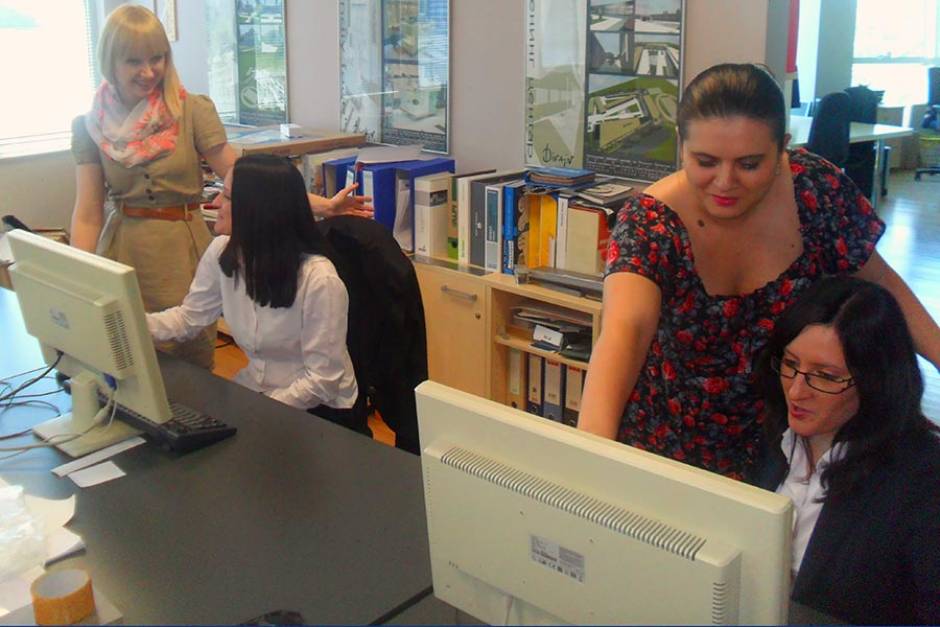 СТУДЕНТИ ОД ФАКУЛТЕТОТ ЗА МЕЃУНАРОДЕН МАРКЕТИНГ МЕНАЏМЕНТ НА ПРАКСА ВО МАРКЕТИНГ АГЕНЦИЈАТА „БАТО&ДИВАЈН“