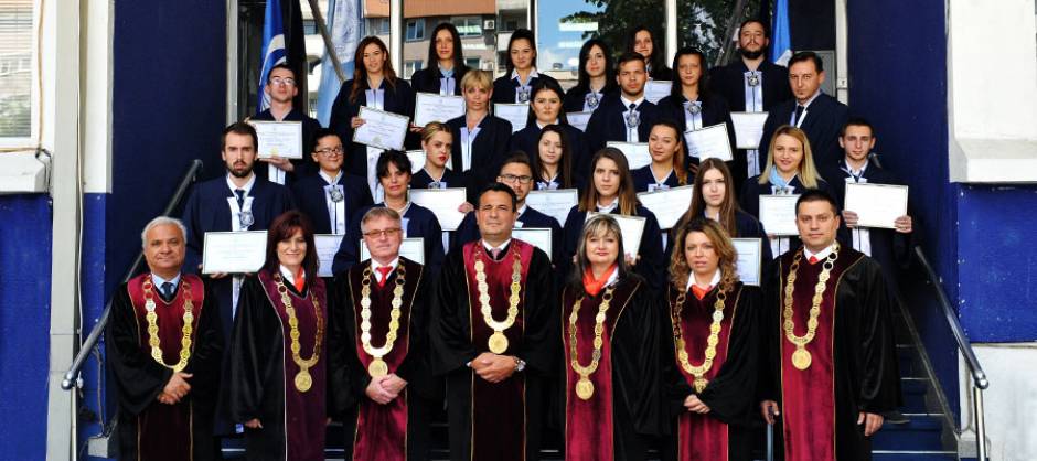 ON UTMS AWARDED DEAN’S COMMENDATION AND SCHOLARSCHIP TO THE BEST STUDENTS 