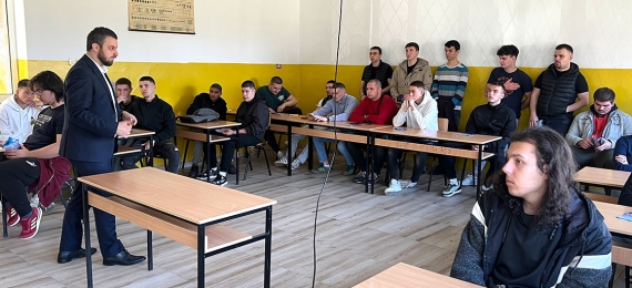 НАШИОТ ТИМ ВО ПОСЕТА НА СРЕДНОШКОЛЦИТЕ ОД СУГС „ВЛАДО ТАСЕВСКИ“ ВО СКОПЈЕ!