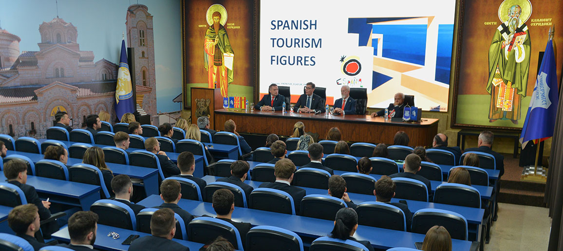 АМБАСАДОРОТ НА КРАЛСТВОТО ШПАНИЈА ОДРЖА ПРЕДАВАЊЕ ПРЕД СТУДЕНТИТЕ НА УНИВЕРЗИТЕТ СКОПЈЕ