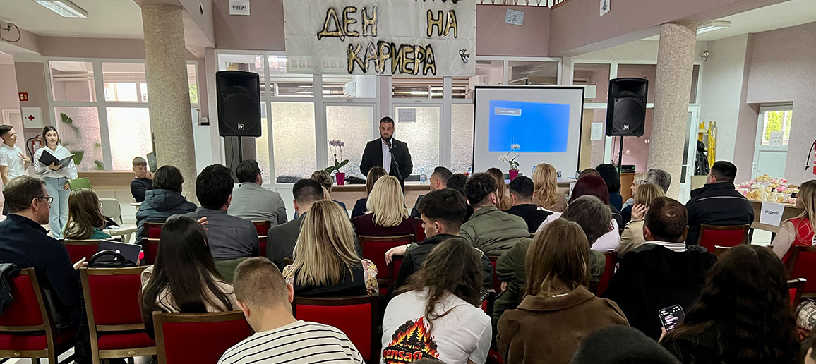 УНИВЕРЗИТЕТ СКОПЈЕ БЕШЕ ДЕЛ ОД ОТВОРЕНИОТ ДЕН ВО ГИМНАЗИЈАТА ВО КРИВА ПАЛАНКА